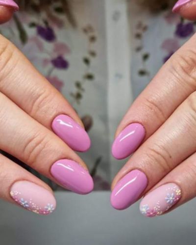 różowy manicure na naturalnej płytce paznokcia