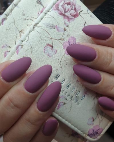 fioletowy matowy manicure Gliwice, bardzo długie paznokcie